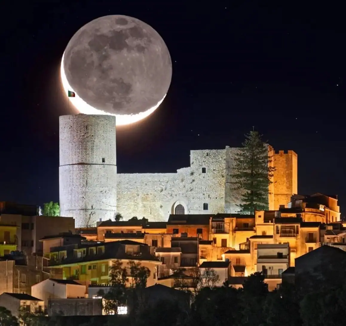 Il borgo di notte